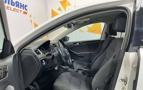 Volkswagen Jetta VI, 2011 год, 820 000 рублей, 16 фотография