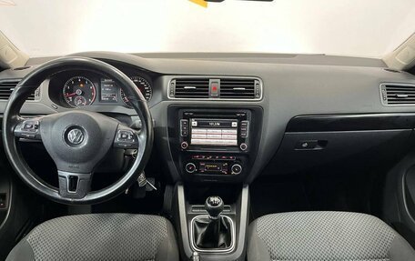 Volkswagen Jetta VI, 2011 год, 820 000 рублей, 9 фотография