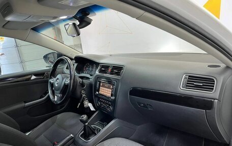 Volkswagen Jetta VI, 2011 год, 820 000 рублей, 12 фотография