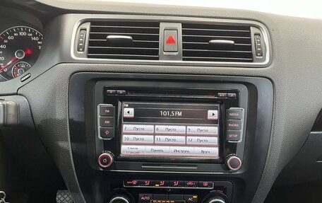 Volkswagen Jetta VI, 2011 год, 820 000 рублей, 13 фотография