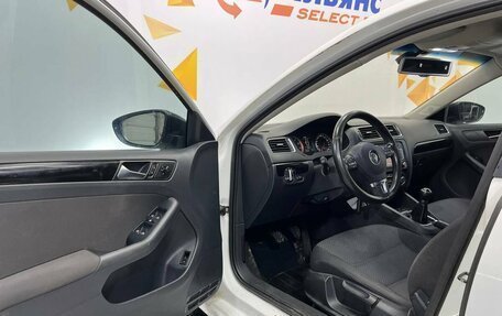 Volkswagen Jetta VI, 2011 год, 820 000 рублей, 21 фотография