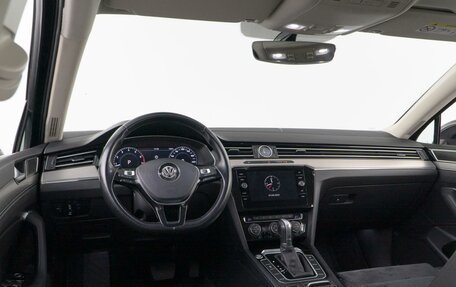 Volkswagen Passat B8 рестайлинг, 2018 год, 1 950 000 рублей, 6 фотография