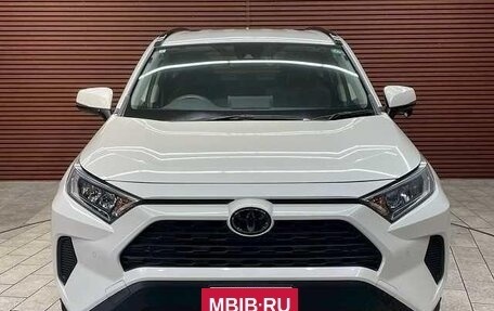 Toyota RAV4, 2021 год, 2 550 000 рублей, 6 фотография