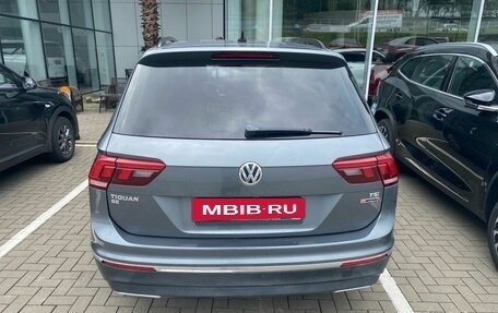 Volkswagen Tiguan II, 2018 год, 1 900 000 рублей, 4 фотография
