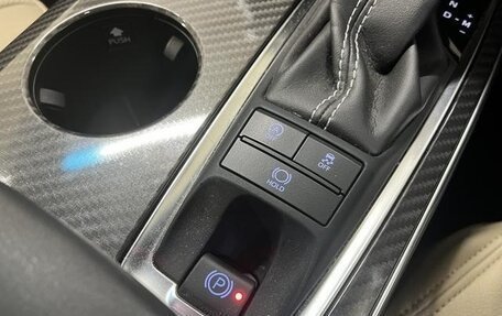 Toyota Crown, 2021 год, 2 930 000 рублей, 8 фотография