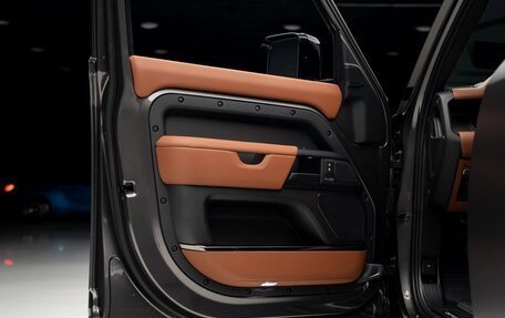 Land Rover Defender II, 2025 год, 29 250 000 рублей, 11 фотография