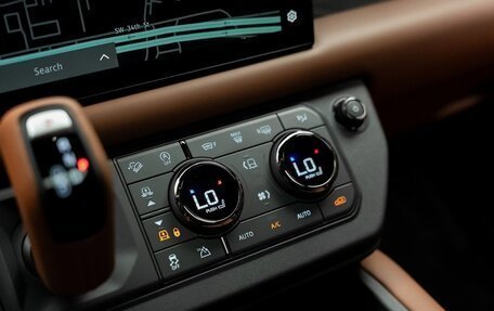 Land Rover Defender II, 2025 год, 29 250 000 рублей, 21 фотография