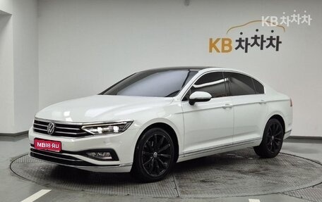 Volkswagen Passat B8 рестайлинг, 2021 год, 2 200 020 рублей, 1 фотография