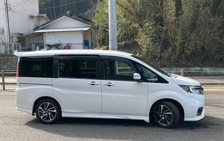 Honda Stepwgn IV, 2021 год, 2 200 000 рублей, 5 фотография