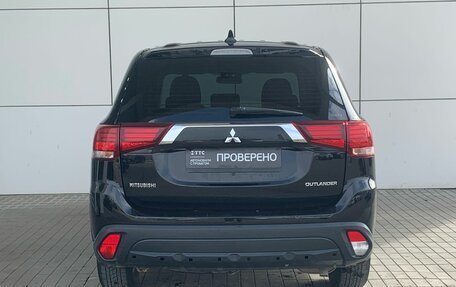 Mitsubishi Outlander III рестайлинг 3, 2017 год, 1 900 000 рублей, 6 фотография