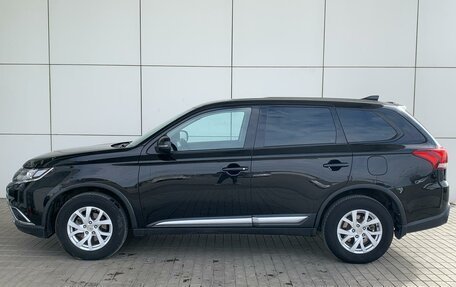 Mitsubishi Outlander III рестайлинг 3, 2017 год, 1 900 000 рублей, 8 фотография