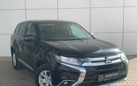 Mitsubishi Outlander III рестайлинг 3, 2017 год, 1 900 000 рублей, 3 фотография