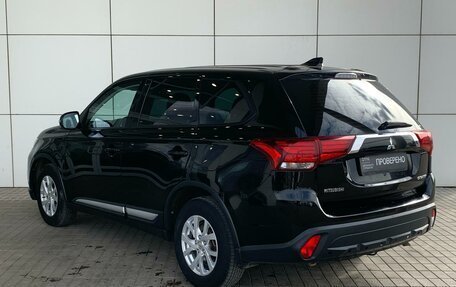 Mitsubishi Outlander III рестайлинг 3, 2017 год, 1 900 000 рублей, 7 фотография