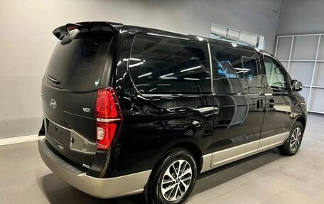 Hyundai Grand Starex Grand Starex I рестайлинг 2, 2019 год, 4 257 000 рублей, 5 фотография
