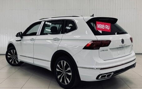 Volkswagen Tiguan II, 2023 год, 4 480 000 рублей, 2 фотография