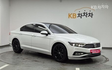Volkswagen Passat B8 рестайлинг, 2021 год, 2 200 020 рублей, 2 фотография