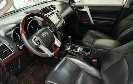 Toyota Land Cruiser Prado 150 рестайлинг 2, 2017 год, 4 200 000 рублей, 9 фотография