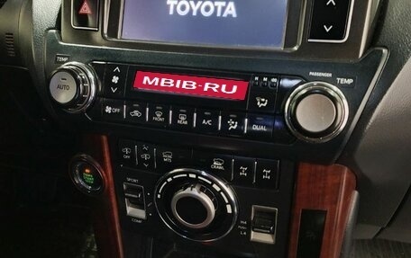 Toyota Land Cruiser Prado 150 рестайлинг 2, 2017 год, 4 200 000 рублей, 12 фотография