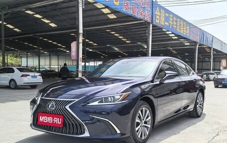 Lexus ES VII, 2021 год, 2 740 000 рублей, 1 фотография