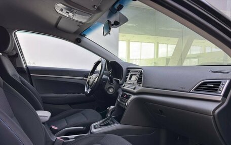 Hyundai Elantra VI рестайлинг, 2017 год, 1 299 000 рублей, 11 фотография