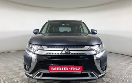 Mitsubishi Outlander III рестайлинг 3, 2020 год, 2 494 000 рублей, 2 фотография