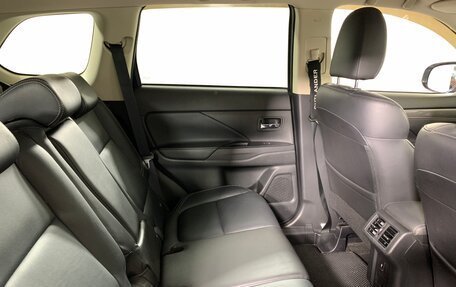 Mitsubishi Outlander III рестайлинг 3, 2020 год, 2 494 000 рублей, 17 фотография