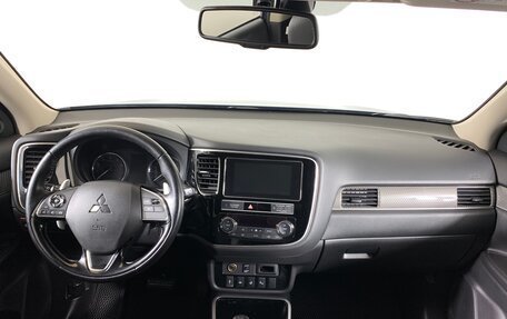 Mitsubishi Outlander III рестайлинг 3, 2020 год, 2 494 000 рублей, 12 фотография