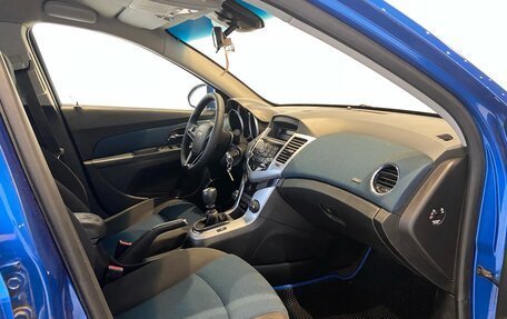Chevrolet Cruze II, 2011 год, 775 000 рублей, 9 фотография