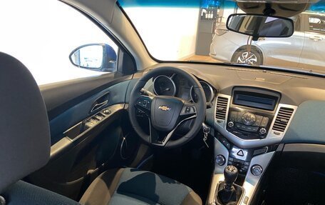 Chevrolet Cruze II, 2011 год, 775 000 рублей, 8 фотография