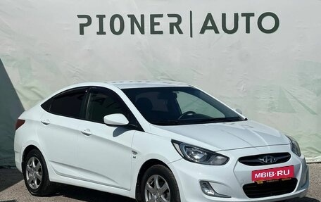 Hyundai Solaris II рестайлинг, 2012 год, 860 000 рублей, 3 фотография