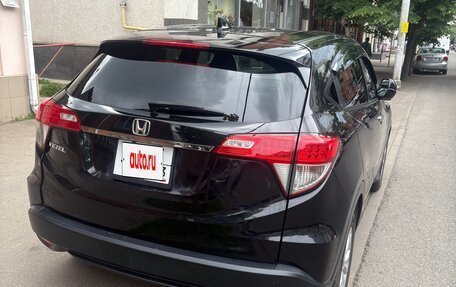 Honda Vezel, 2020 год, 2 500 000 рублей, 3 фотография