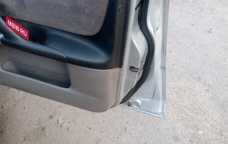 Mazda 323, 2002 год, 257 000 рублей, 9 фотография