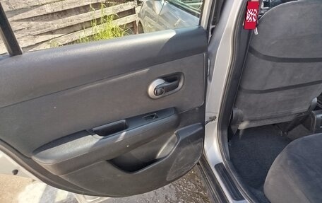 Nissan Tiida, 2010 год, 580 000 рублей, 6 фотография