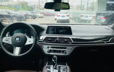 BMW 7 серия, 2021 год, 4 750 000 рублей, 13 фотография