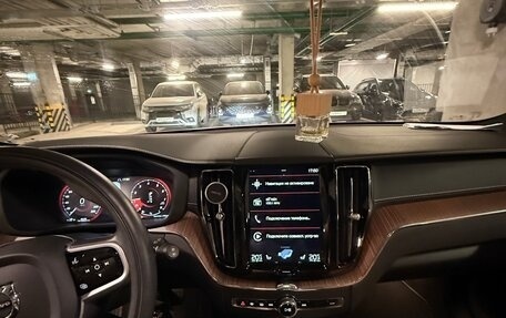Volvo XC60 II, 2019 год, 3 600 000 рублей, 6 фотография
