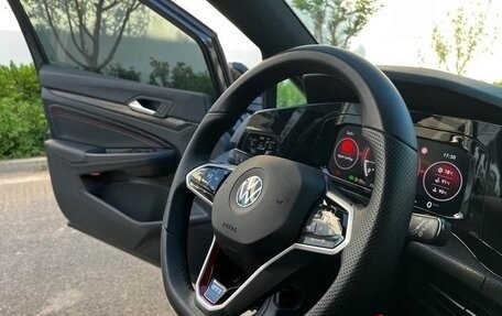Volkswagen Golf GTI, 2022 год, 2 345 000 рублей, 7 фотография