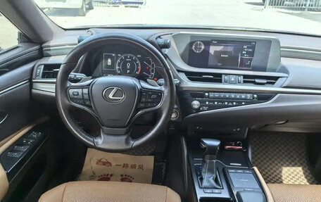 Lexus ES VII, 2021 год, 2 740 000 рублей, 11 фотография