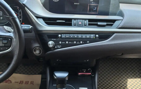 Lexus ES VII, 2021 год, 2 740 000 рублей, 12 фотография