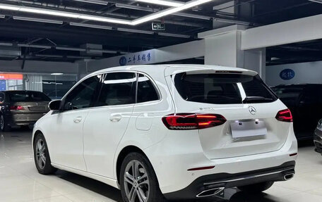 Mercedes-Benz B-Класс, 2020 год, 1 860 000 рублей, 4 фотография
