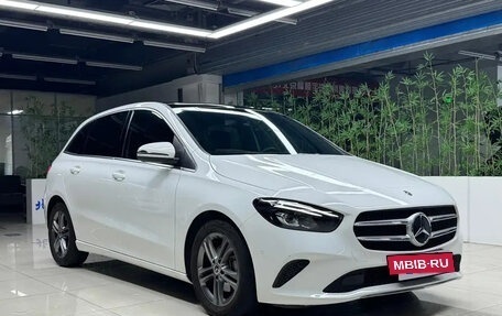 Mercedes-Benz B-Класс, 2020 год, 1 860 000 рублей, 3 фотография