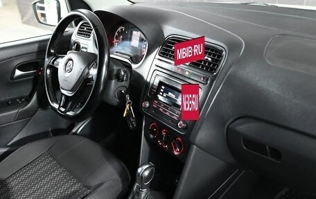Volkswagen Polo VI (EU Market), 2016 год, 1 075 000 рублей, 15 фотография