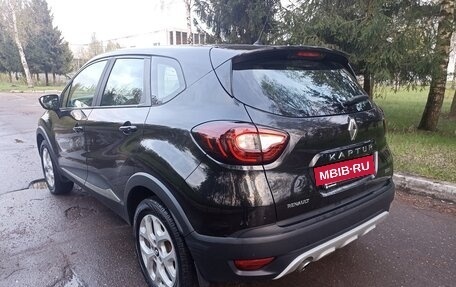 Renault Kaptur I рестайлинг, 2017 год, 1 360 000 рублей, 3 фотография