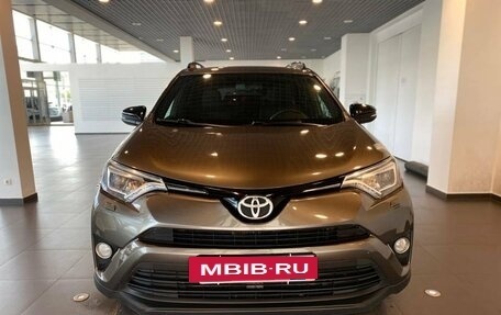 Toyota RAV4, 2019 год, 2 995 000 рублей, 8 фотография