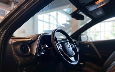 Toyota RAV4, 2019 год, 2 995 000 рублей, 23 фотография