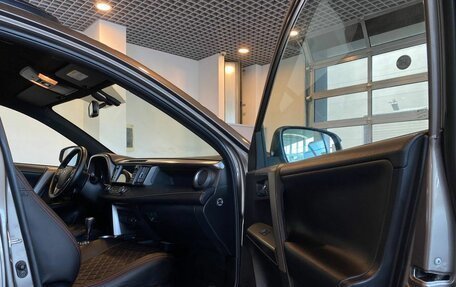 Toyota RAV4, 2019 год, 2 995 000 рублей, 27 фотография