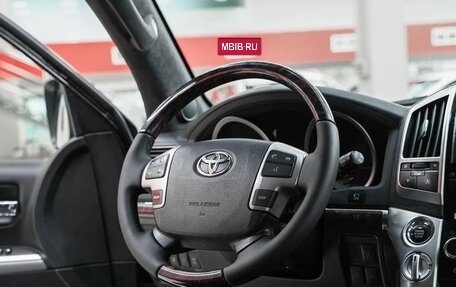 Toyota Land Cruiser 200, 2014 год, 3 549 000 рублей, 6 фотография