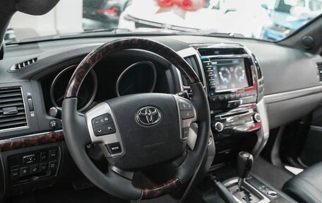 Toyota Land Cruiser 200, 2014 год, 3 549 000 рублей, 10 фотография