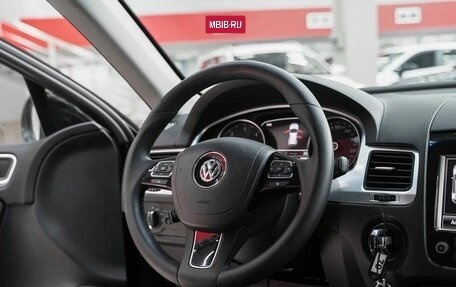 Volkswagen Touareg III, 2011 год, 1 949 000 рублей, 8 фотография