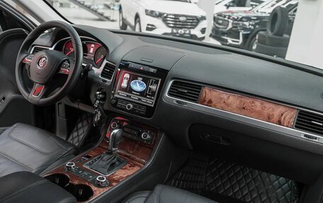 Volkswagen Touareg III, 2011 год, 1 949 000 рублей, 9 фотография