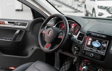 Volkswagen Touareg III, 2011 год, 1 949 000 рублей, 10 фотография